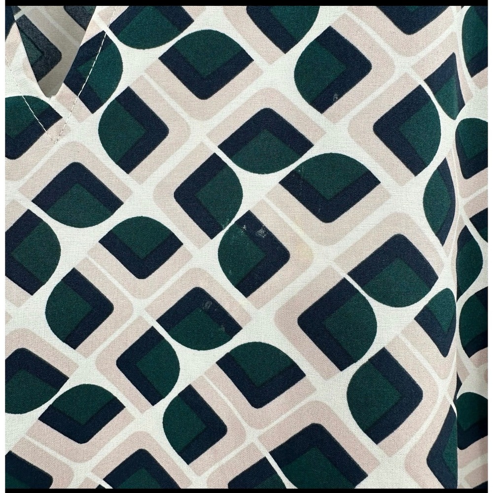 Ann Taylor Women's Geometric Print V Neck Ruffle Bell Sleeve Blouse XL‎ - Picture 4 of 6